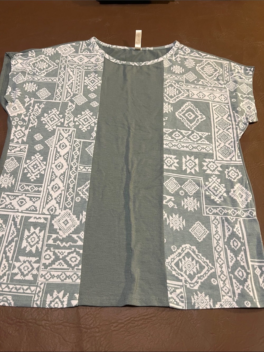Vanilla Bay Sage Green Short Sleeve Geometric Print Top